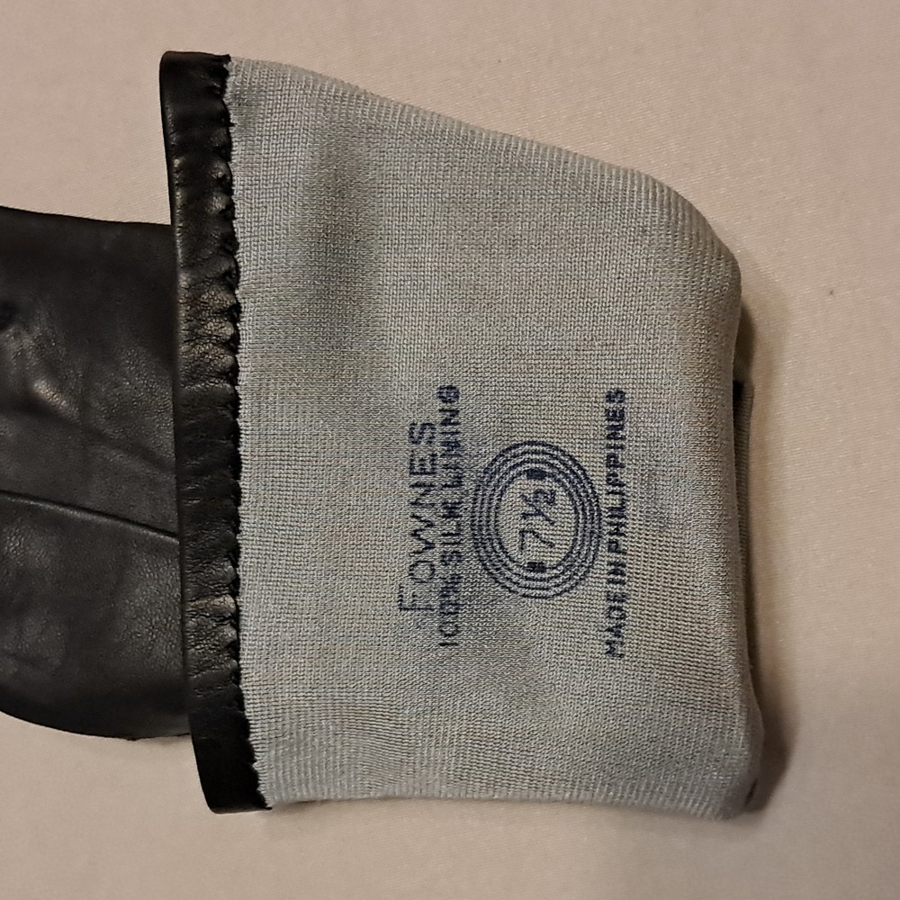 Fownes Women Black Leather Gloves with 100% Silk Lining Fitted Elegant Driving - Picture 3 of 9
